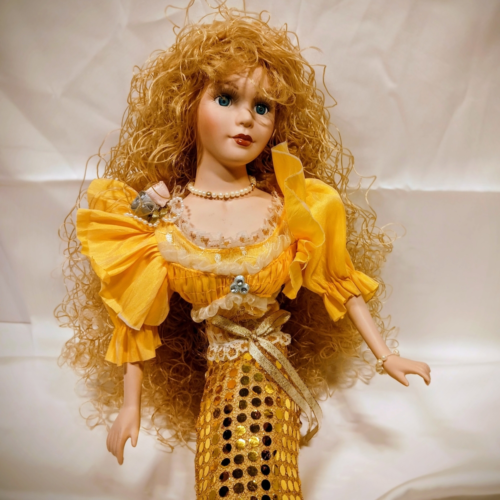 ASHLEY BELLE MERMAID DOLL 14" - 18" TALL YELLOW SEQUINED TAIL BLONDE HAIR